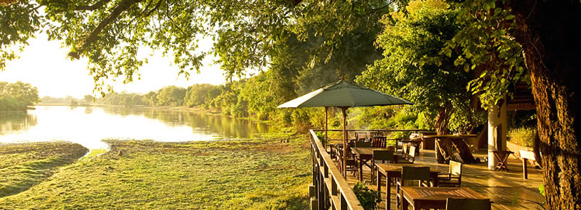 NORMAN CARR SAFARIS - KAPANI LODGE LAGOON : ZAMBIA